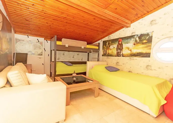 Paradise Town Camilla