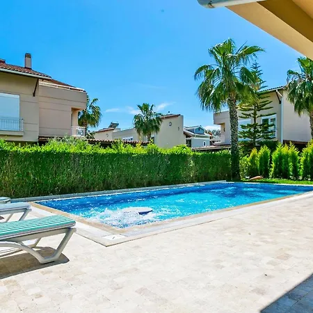 Paradise Town Camilla 贝莱克