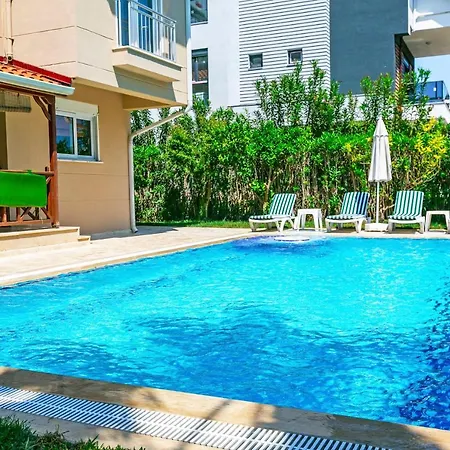 Paradise Town Camilla 贝莱克